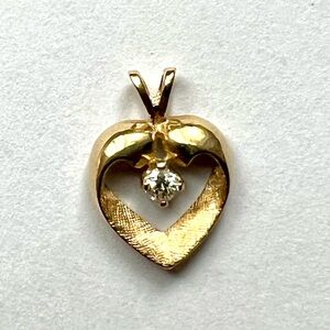 14K Yellow Gold Heart Pendant Diamond 1.6g Vintage Estate Style Tested